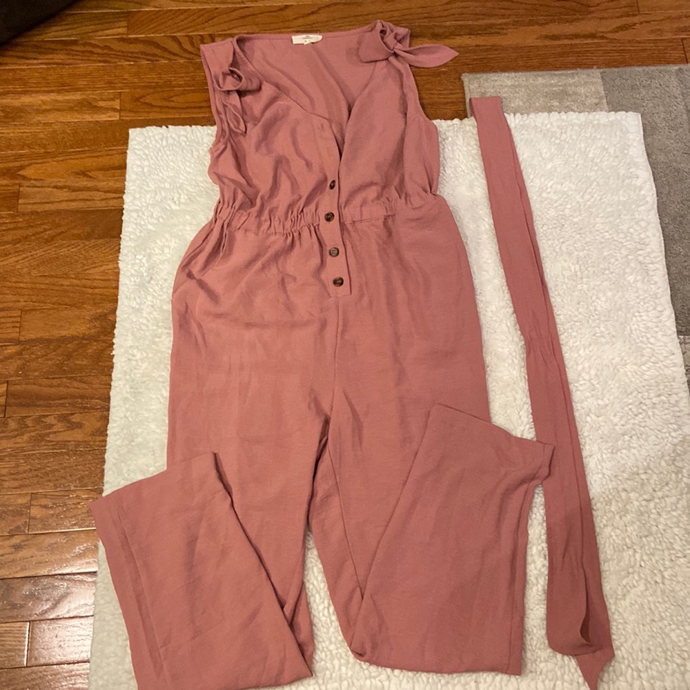 Entro size Large dark pink women’s jumpsuit. Excellent condition.